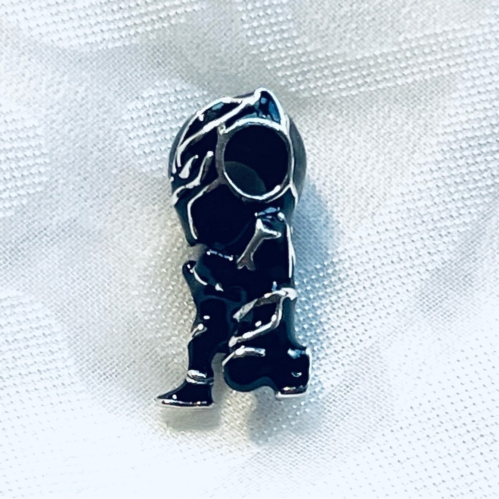 🖤 NWOT Black Panther Charm – The Avengers